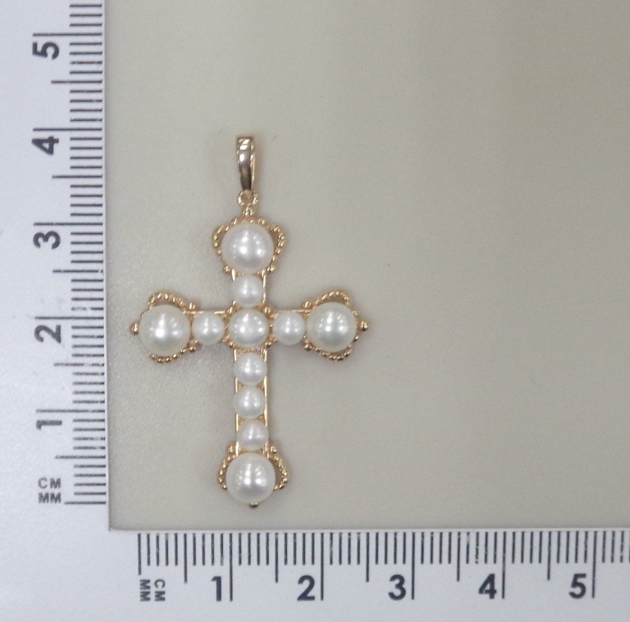 Серебряная подвеска-крест с жемчугом